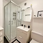 C5 - Schick Und Freundlich, Zentral, Modernes Studio